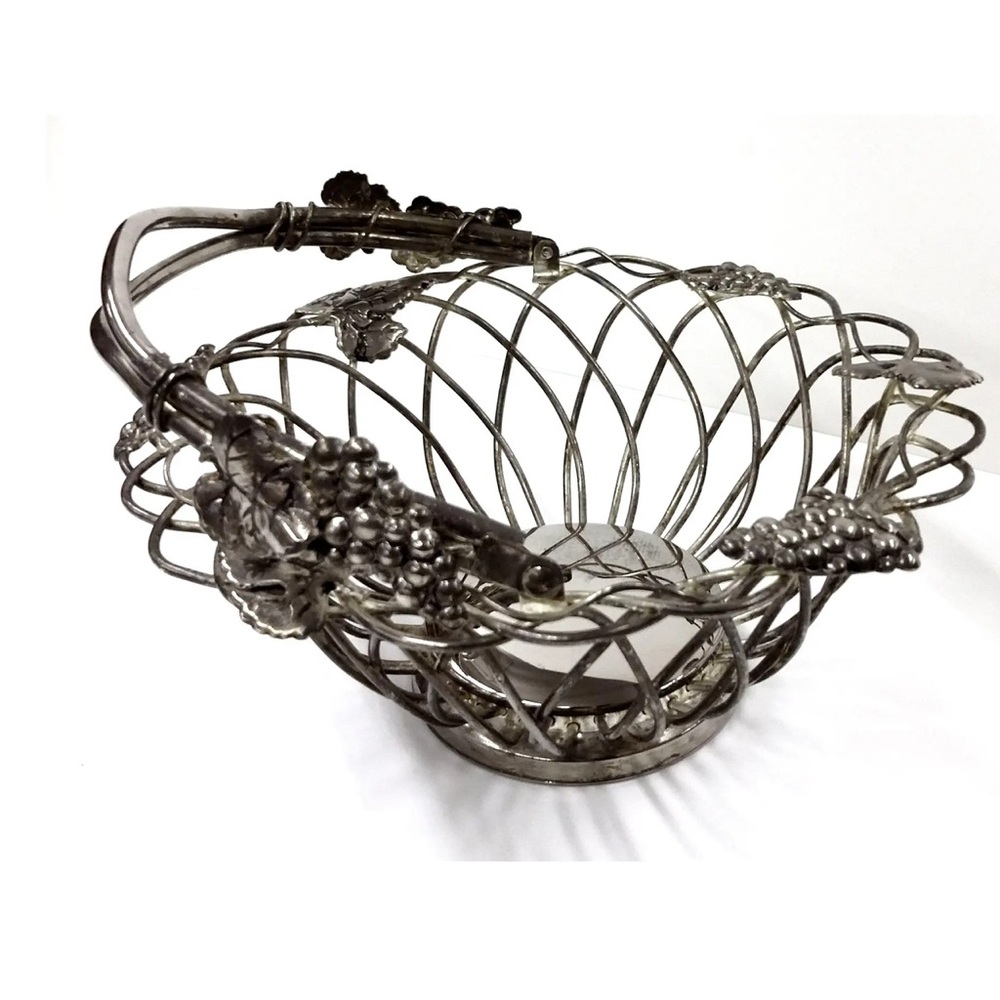 VTG Godinger Silver Wire Fruit Basket with Grape Design Intertwined Basket 7”